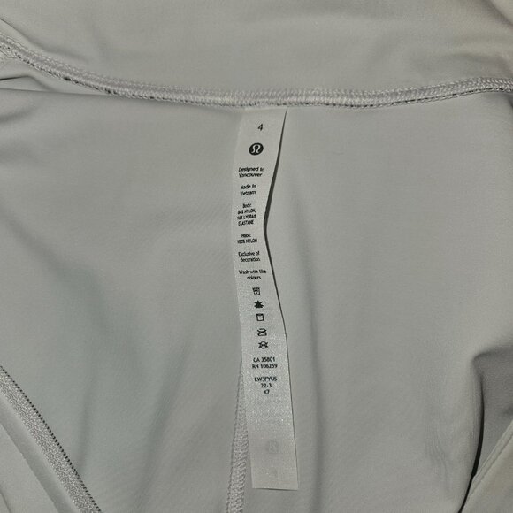 Lululemon Women's Nulux ™ Reflective Running Jacket - Picture 14 of 14